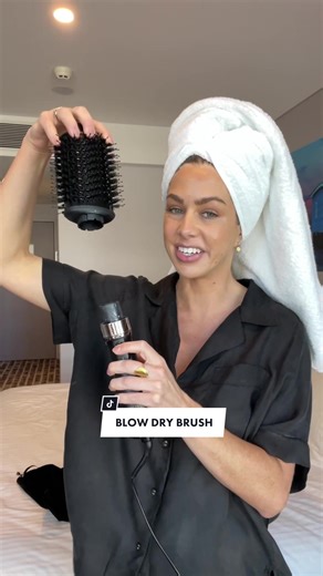 Hair Styling Tips with Hot Tools Blowout Brush