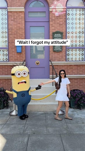 Small legs. Big attitude @u@universalstudioshollywood