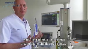 607K views · 3.6K reactions | Normaal liggen IC-patienten op hun rug tijdens de behandeling. Bij coronapatienten is dat anders. Zij liggen voornamelijk op hun buik, wat extra risico's oplevert. Internist-intensivist Ben van der Hoven vertelt waarom. | Erasmus MC | Facebook