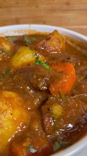 Hearty Beef Stew Recipe for a Delicious Meal