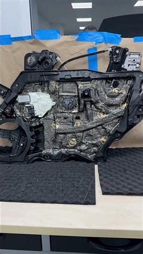 Así mejoramos el sonido de un Tesla Model Y Juniper 🔊