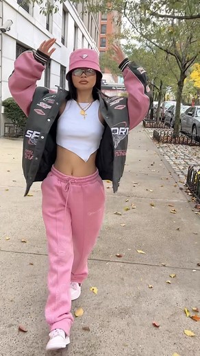 Jenny Lin on Instagram: "If it’s not pink I don’t want it "