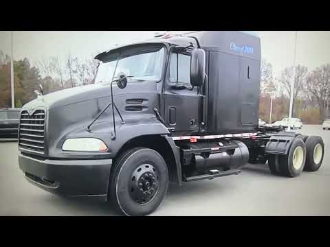2003 MACK Vision 