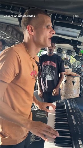 Java Frenetico on Instagram: "@eduardinhodosteclados @psirico #instagram #instagood #carnaval2026 #salvador #brasil🇧🇷"