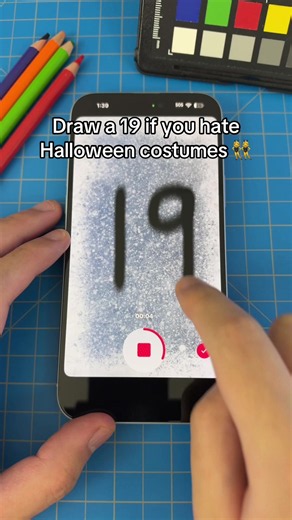 Draw a 19 if you hate Halloween costumes 👯‍♀️ #halloween #halloweencostume #amongus #filter