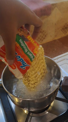 Indomie Review || It was so much Tasty *Highly Recommend* 🥵 #trending #food #love #chickenmomos #yt