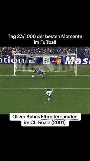 Oliver Kahns Meisterwerk im Champions-League-Finale. 🧤🏆 Im Champions-League-Finale 2001 zwischen Bayern München und Valencia wurde Oliver Kahn zum Helden des Abends. Nach 120 Minuten fiel die Entscheidung im Elfmeterschießen, wo Kahn drei Elfmeter parierte und Bayern zum ersten Champions-League-Titel seit 1976 führte #fyp #fussball