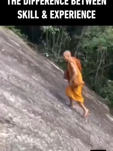 “𝐒𝐤𝐢𝐥𝐥𝐬 𝐨𝐩𝐞𝐧 𝐭𝐡𝐞 𝐝𝐨𝐨𝐫. 𝐄𝐱𝐩𝐞𝐫𝐢𝐞𝐧𝐜𝐞 𝐭𝐞𝐚𝐜𝐡𝐞𝐬 𝐲𝐨𝐮 𝐡𝐨𝐰 𝐭𝐨 𝐬𝐭𝐚𝐲 𝐢𝐧 𝐭𝐡𝐞 𝐫𝐨𝐨𝐦.” In today’s fast-moving world, degrees get attention — but skills create opportunities. And once you step into the opportunity? That’s where 𝐞𝐱𝐩𝐞𝐫𝐢𝐞𝐧𝐜𝐞 𝐛𝐞𝐜𝐨𝐦𝐞𝐬 𝐲𝐨𝐮𝐫 𝐫𝐞𝐚𝐥 𝐭𝐞𝐚𝐜𝐡𝐞𝐫. 🔹 Skills are what you learn. 🔹 Experience is what you earn. You can watch tutorials, complete courses, and collect certifications. But real growth happens when: 