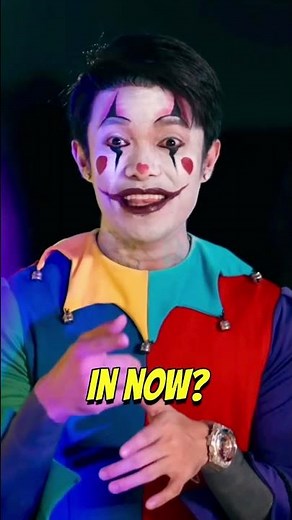 2 scary clowns try to enter a Halloween party 😰😰