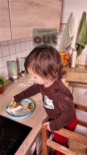 Why I let my toddler make a HUGE mess in the kitchen 👨‍🍳 #shorts