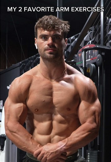 My 2 Favorite Arm Exercises Triceps- Weighted Dips Biceps- DB Incline Curls I make sure to hammer these two exercises weekly. Usually for 4 sets of 4-8 reps. @rawnutrition [code DYLAN] @gymshark [code DSHAN10] Training Plans in bio YouTube Channel “Dylan Shannon” @_dylanshannon on Instagram