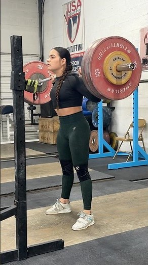 Squat at 125kgs / 275 lbs 🔥 #squat #weightlifting #lift #gym #shorts #motivation