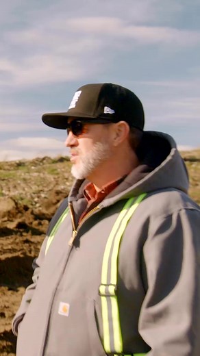 Protect Ken at all costs! ❤️‍🩹 The Dirt with Christo Doyle starts now on Discovery | Gold Rush