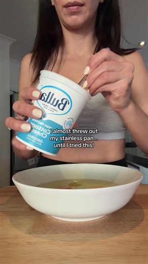 Switching to low-tox cookware is great… but without the technique it’s a nightmare 😂 Nearly binned my stainless steel pan but I’m finally getting the hang of it! 🙏 Big thanks to @Elle Kress Health | Lifestyle for the tips 🙌🏽 Hit me with your low-tox cooking tips! 😘 #lowtoxliving #stainlesssteelcooking #healthyliving #lowtoxcooking #cleanliving [stainless steel cooking stainless steel pan tips how to cook eggs on stainless steel how to cook omelette stainless steel low tox cookware non toxic