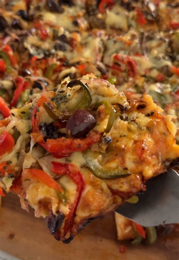 Simple Tray Bake Pizza Recipe — Family-Style, No-Fuss Dough
