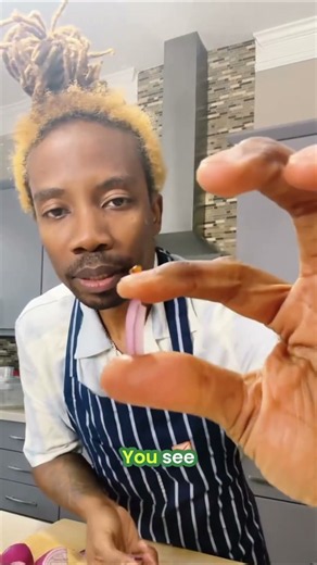 🥗🧅 The way you cut your onions can change the whole salad!