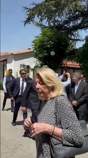 Ο Κυριάκος Μητσοτάκης στην κηδεία του Πέτρου Μολυβιάτη στην Κηφισιά #iefimerida #μητσοτακης