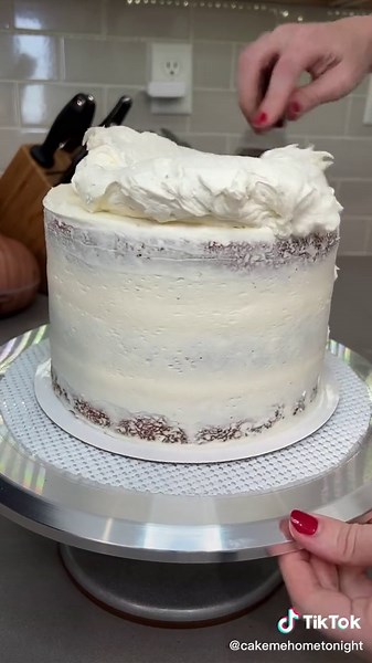 Hummingbird Cake Decorating: Tips and Techniques