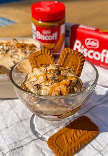 Cozinhando com Lucinha edição alimentando meu amigo com dieta pastosa pós cirurgia 🍨SORVETE DE BISCOFF🍨 INGREDIENTES Para o caramelo: - 1 e 1/2 xícara de açúcar mascavo - 1 colher de sopa de manteiga - 3/4 xícara de creme de leite fresco aquecido (se após esfriar, o caramelo estiver muito grosso, coloca mais creme de leite e mistura!) - uma pitada generosa de sal - 1/2 colher de chá de canela - 1/2 colher de chá de cravo Para o sorvete: - 300g de creme de leite fresco BEM GELADO (o que tiver s