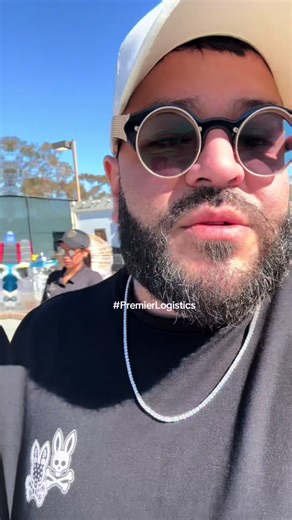 Gracias a todos los que, de una forma u otra, no pudieron quedarse en mis momentos difíciles. Hoy lo veo diferente: cada cosa tuvo su propósito y me ayudó a crecer. La vida da vueltas, Dios abre puertas… y uno aprende a sonreír más, a confiar más y a seguir adelante con fe. A los que dudaron de mí, tranquilos… guarden asiento, que esto apenas comienza 😄✨ Gracias, Papá Dios, por tanto 🙏. #fyp #foryoupage #tiktok #viral #california