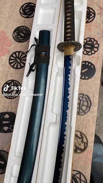 Handmade Katana Swords: A Craftsmanship Showcase