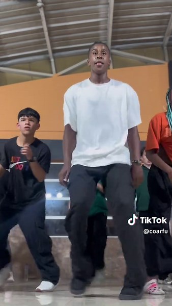 Learn Afrobeat Leg Work: Butterfly Dance Basics