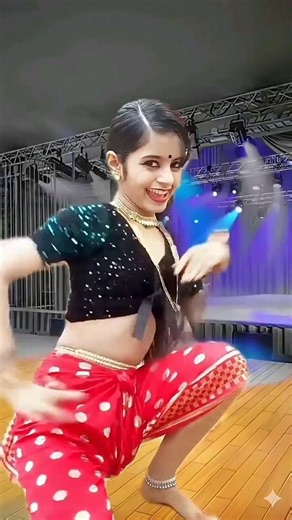 Jhoot Bole Kauwa Kaate! Part -2 !!!#bhumikatiwari#chotisridevidance#trendingdance#90s#dance #song