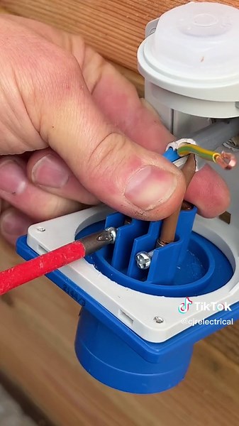 Essential Guide to 16 AMP 3 Pin Commando Inlet Installation