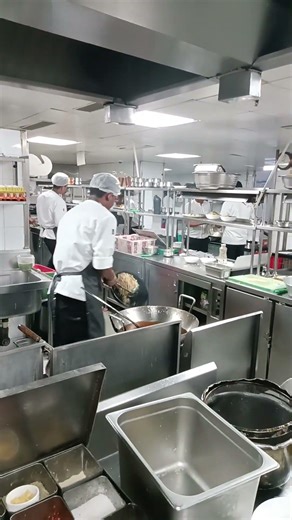 today Friday night chainis department full busy #shortvideo #chefsteps #cooking #chef #cook #cookin