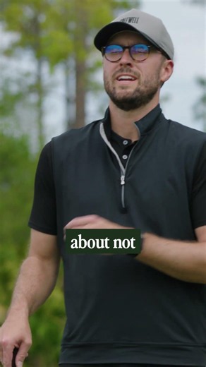 The simple chipping hack pros don't tell you #golf #golfswing #chippingtips