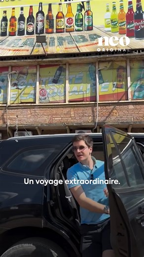 Mukanga est passionné par la République démocratique du Congo et fait le buzz sur les réseaux sociaux ! Pour neo, il nous raconte son amour pour la culture congolaise et sa passion pour la sapologie ! 🇨🇩👞 | Neo