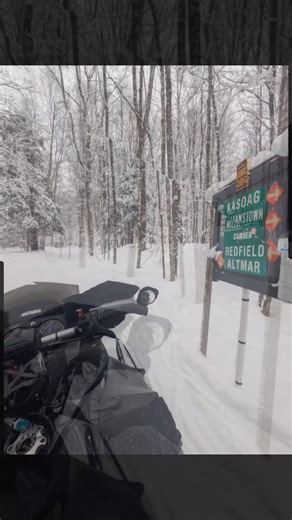 #trailsigntuesday out on Kasoag Trailblazers trails from yesterday's ride. One of the best clubs when it comes to signage out on the trails. #nysnowmobile #kasoag #upstateny #trailride