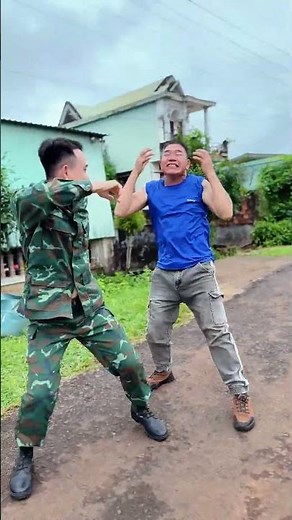 [2885]Hero Came Just in Time! 🚨[THAO SELF DEFENSE]#kungfu #martialarts #shorts #defense