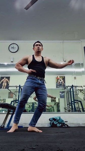 Mens Physique Posing Techniques for Fitness Enthusiasts