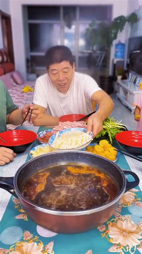 23K views · 241 reactions | Food eating mukbang #food #foodasmr #foodmukbang #eatingshow #mukbang... #reels #trending #viralreels | Classic Screen Moments | Facebook