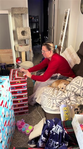 Merry Christmas to me!!! 🤗. I was so bummed to realize this Lego was retiring and Sold Out everywhere. But it was the only thing I wanted!! I was shaking boxes to see if they sounded like Legos! 😂. I have the best boyfriend ever!!! ❤️. #lego #afol #disney