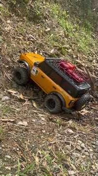 Trx4 bronco back yard crawling
