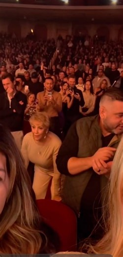 Jennifer Lopez’s mom unbelievable dance moves, Wepa! #jenniferlopez #shorts #jlover