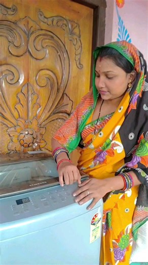 Sujata Sen on Instagram: "Comment for link : : If your clothes smell musty or your wash isn’t as fresh as it used to be… the problem isn’t your detergent, it’s your washing machine. Detergent residue, limescale, and hidden gunk build up over time and mess with your wash quality. That’s where Klenzmo by Kleenest Washing Machine Cleaner & Descaler Powder steps in — doing the dirty work so your machine doesn’t have to. Here’s what it tackles: Limescale + hard-water deposits Odour-causing residue De