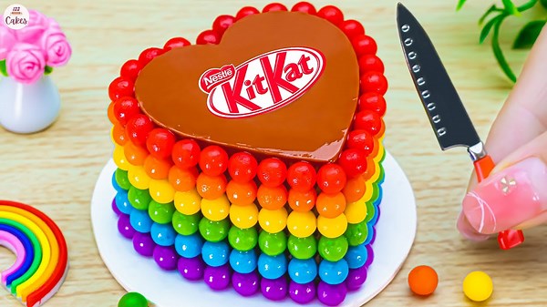 Miniature Rainbow Heart Cake – Satisfying Decorating Ideas