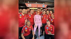 Jennifer Lopez, la diva de Ferrari: la artista revoluciona el box en Arabia Saudí con su visita