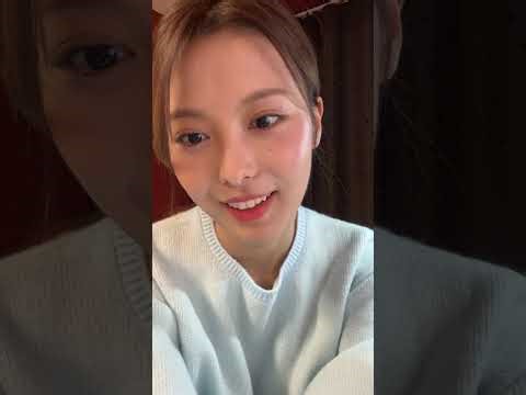 [2025-11-09] - MOMOLAND (momoland_official) (9th Debut Anniv) Instagram Live (November 9, 2025) 1