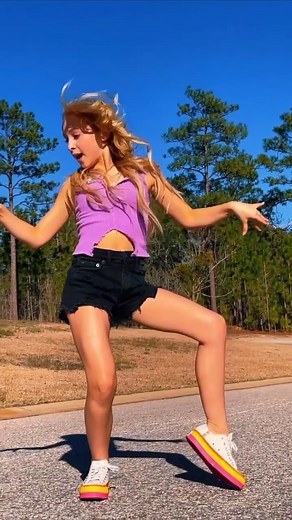 Lilliana Ketchman on Instagram: "☺️✌️ . . . . #lillyk #dance #reels #sunnydays"