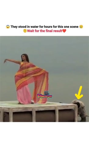 Bollywood 🎬 on Instagram: "日本利用压电瓷砖将脚步转化为电能。这些瓷砖捕捉来自你脚步的动能。当你行走时,你的重量和动作会对瓷砖产生压力。瓷砖会轻微弯曲,从而产生机械应力。瓷砖内部的压电材料将这种应力转化为电能。每一步都会产生少量电荷,而数百万步结合在一起就能产生足够的电力来驱动LED灯、数字显示屏和传感器。在像涩谷车站这样繁忙的地方,每天大约有240万个脚步为这一系统作出贡献。这些电能可以被储存或立即使用,从而减少对传统电力来源的依赖,并支持可持续的城市基础设施。 这种方法将日常运动转化为实用的可再生能源#日本#知识#事实#你知道吗 #推荐科技创新历史技术实验热门日本利用压电瓷砖将脚步转化为电能。这些瓷砖捕捉来自你脚步的动能。当你行走时,你的重量和动作会对瓷砖产生压力。瓷砖会轻微弯曲,从而产生机械应力。瓷砖内部的压电材料将这种应力转化为电能。每一步都会产生少量电荷,而数百万步结合在一起就能产生足够的电力来驱动LED灯、数字显示屏和传感器。在像涩谷车站这样繁忙的地方,每天大约有240万个脚步为这一系统作出贡献。这些电能可以被储存或立即使用,从而减少对传统电力来