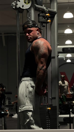 Triceps are growing😮‍💨 #fyp #gym #biceps #tattoo #aesthetic | biceps