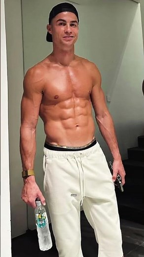 Ronaldo Picks Wife Over Mom? Internet Reacts! 🤯 #shorts #ronaldo