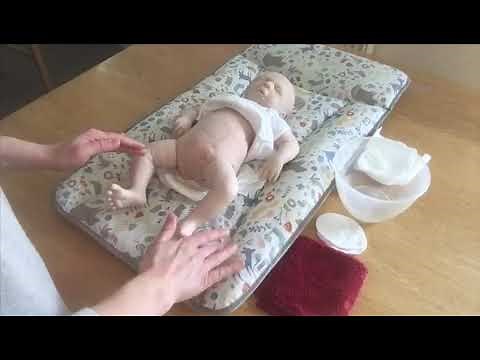 How to change your baby's nappy