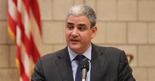 Steward Health Care CEO Ralph de la Torre to step down Tuesday