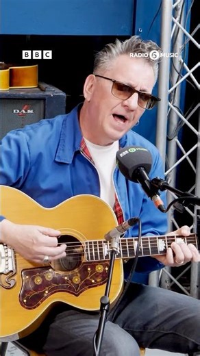 A true Sheff legend 💚 #RichardHawley #Sheffield #NewMusicFixDaily ‪@RichardHawleyMusic‬