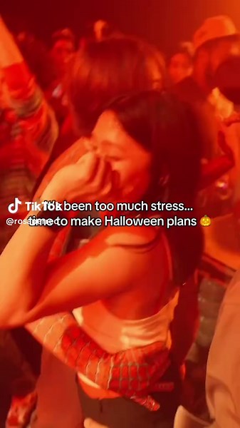 Time to make halloween plaaans 👻😈 this OCT 31 📍 The vampire ball x Rosa Perreo #party #clubbinglife #newyork #fiesta #halloween